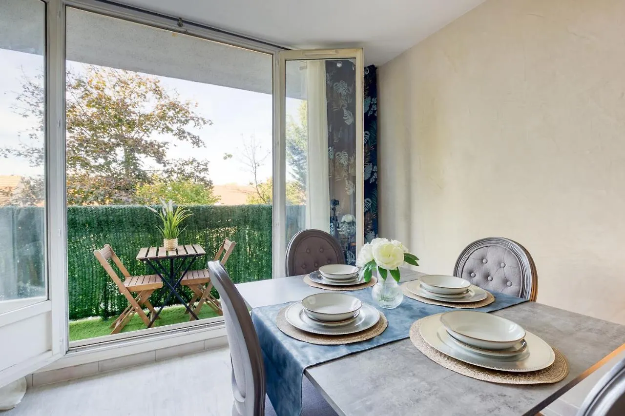 Escale De L'Yvette - 50M2 Cosy, Balcony & Parking Apartment Longjumeau