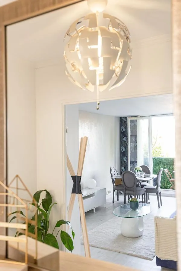 Escale De L'Yvette - 50M2 Cosy, Balcony & Parking Apartment Longjumeau
