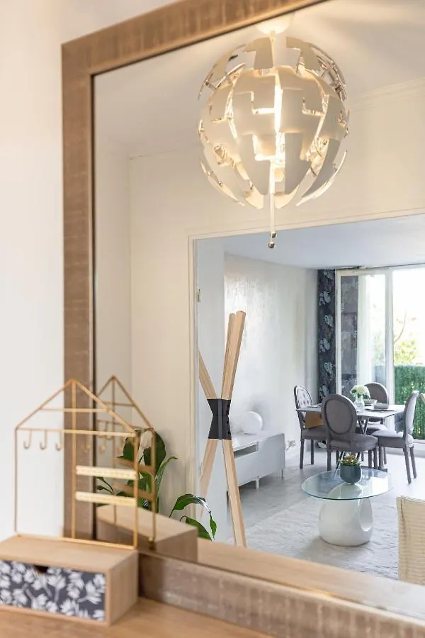 Escale De L'Yvette - 50M2 Cosy, Balcony & Parking Apartment Longjumeau